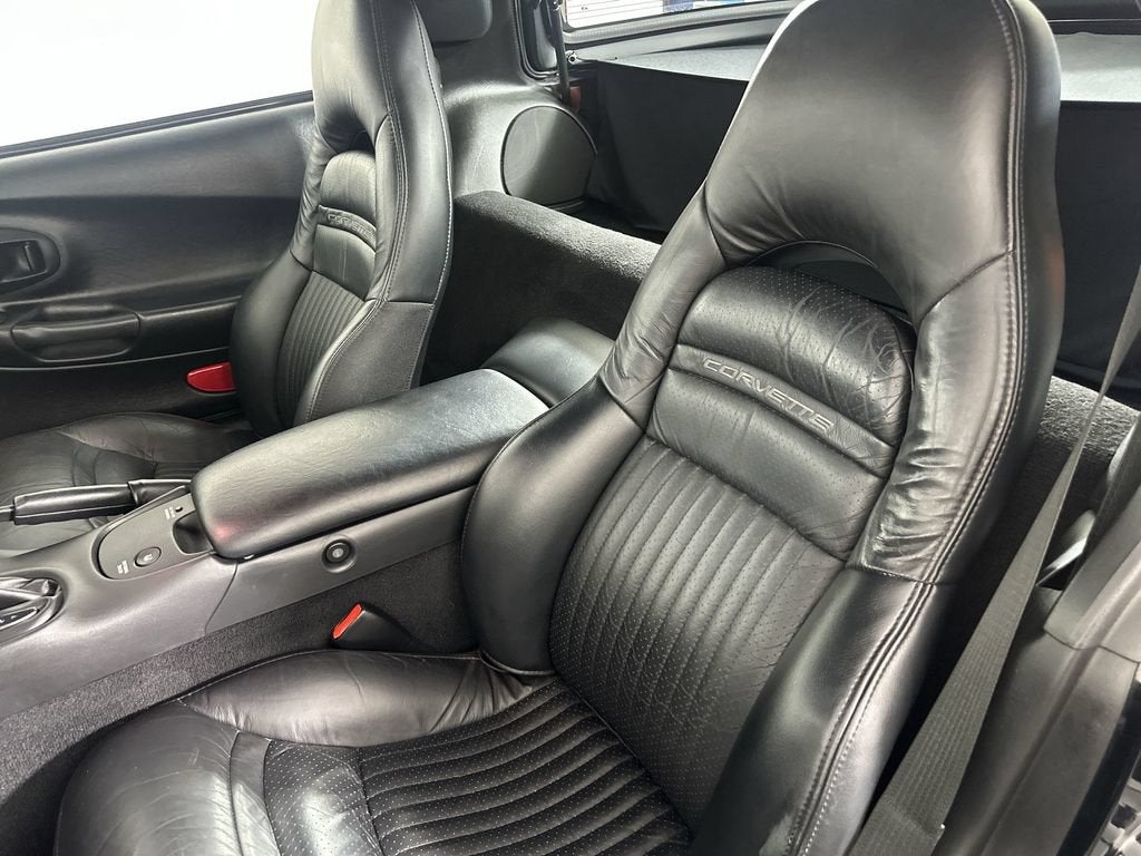 2004 Chevrolet Corvette NA