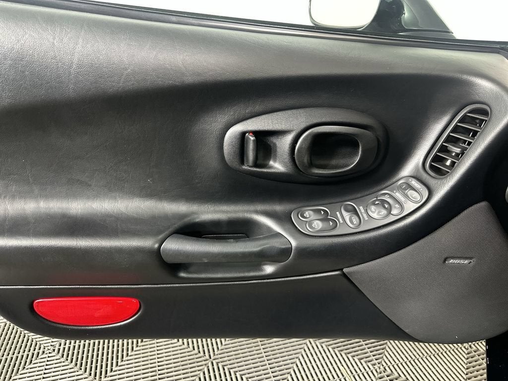 2004 Chevrolet Corvette NA