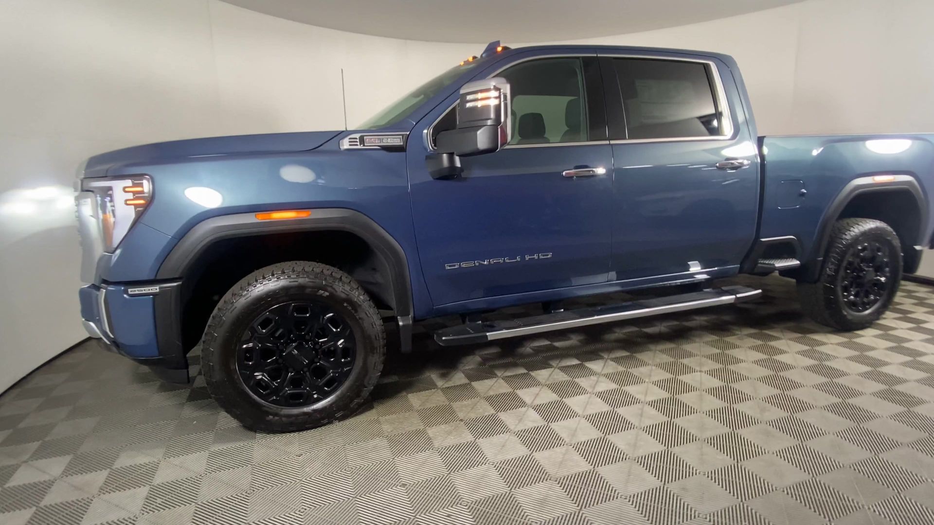 2025 GMC Sierra 2500 HD Denali