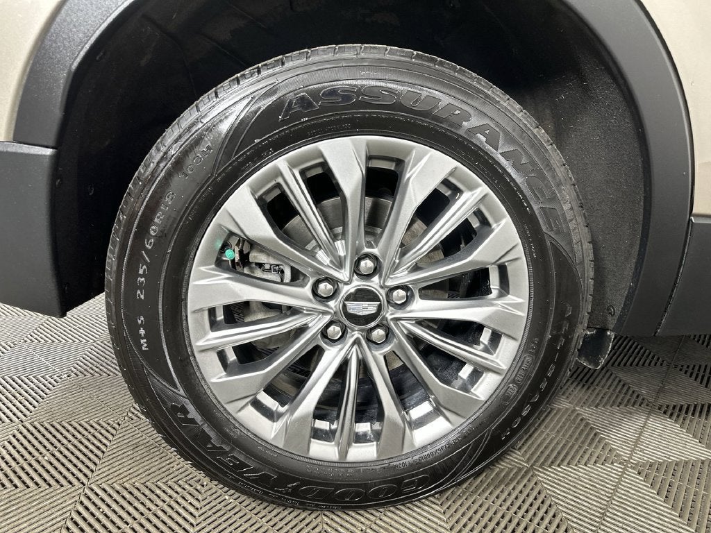 2024 Cadillac XT4 Premium Luxury