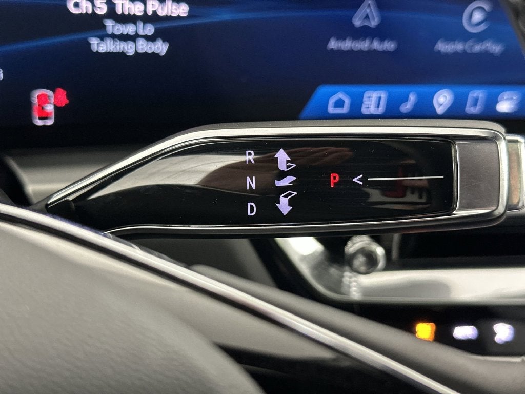 2024 Cadillac LYRIQ Luxury 2