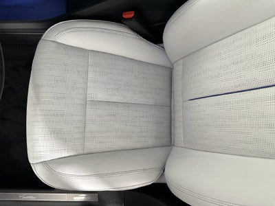 2024 Cadillac LYRIQ Luxury 2