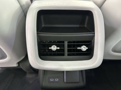 2024 Cadillac LYRIQ Luxury 2