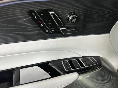 2024 Cadillac LYRIQ Luxury 2