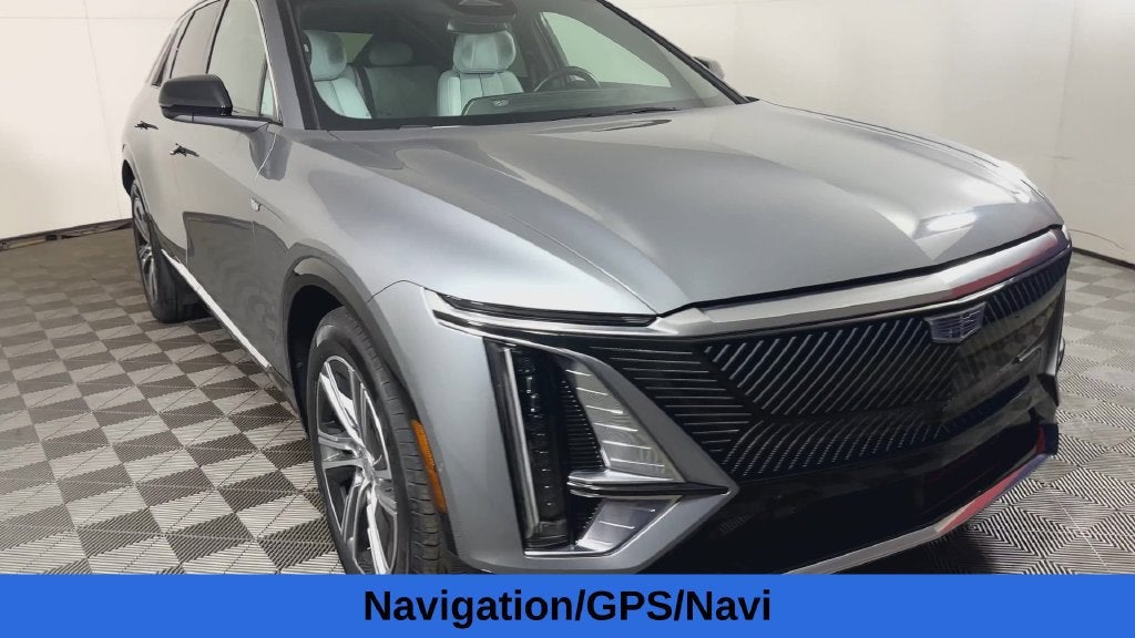 2024 Cadillac LYRIQ Luxury 2