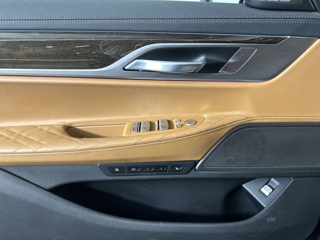 2022 BMW 740 i xDrive