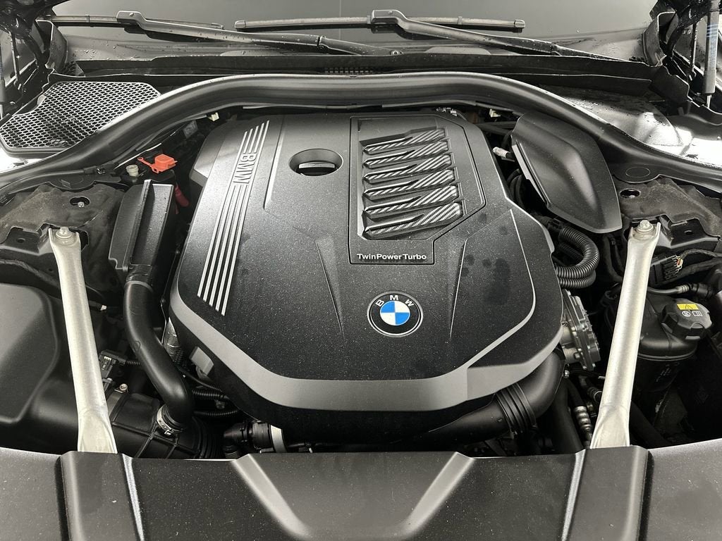 2022 BMW 740 i xDrive